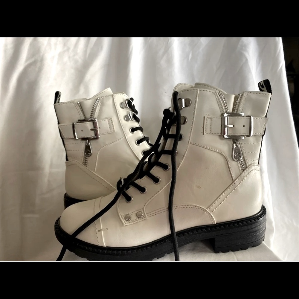 GBG Los Angeles combat style boot woman’s size 5.5